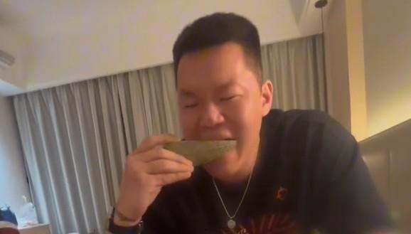 吃瓜怎么拍的视频,如何轻松拍出热门短视频